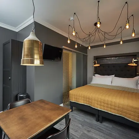 Hotel 105 - A Townhouse 3*